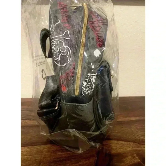 NWT WondaPOP Vegan Leather Disney Mini Backpack VILLIANS Cruella Deville Black - Picture 3 of 7